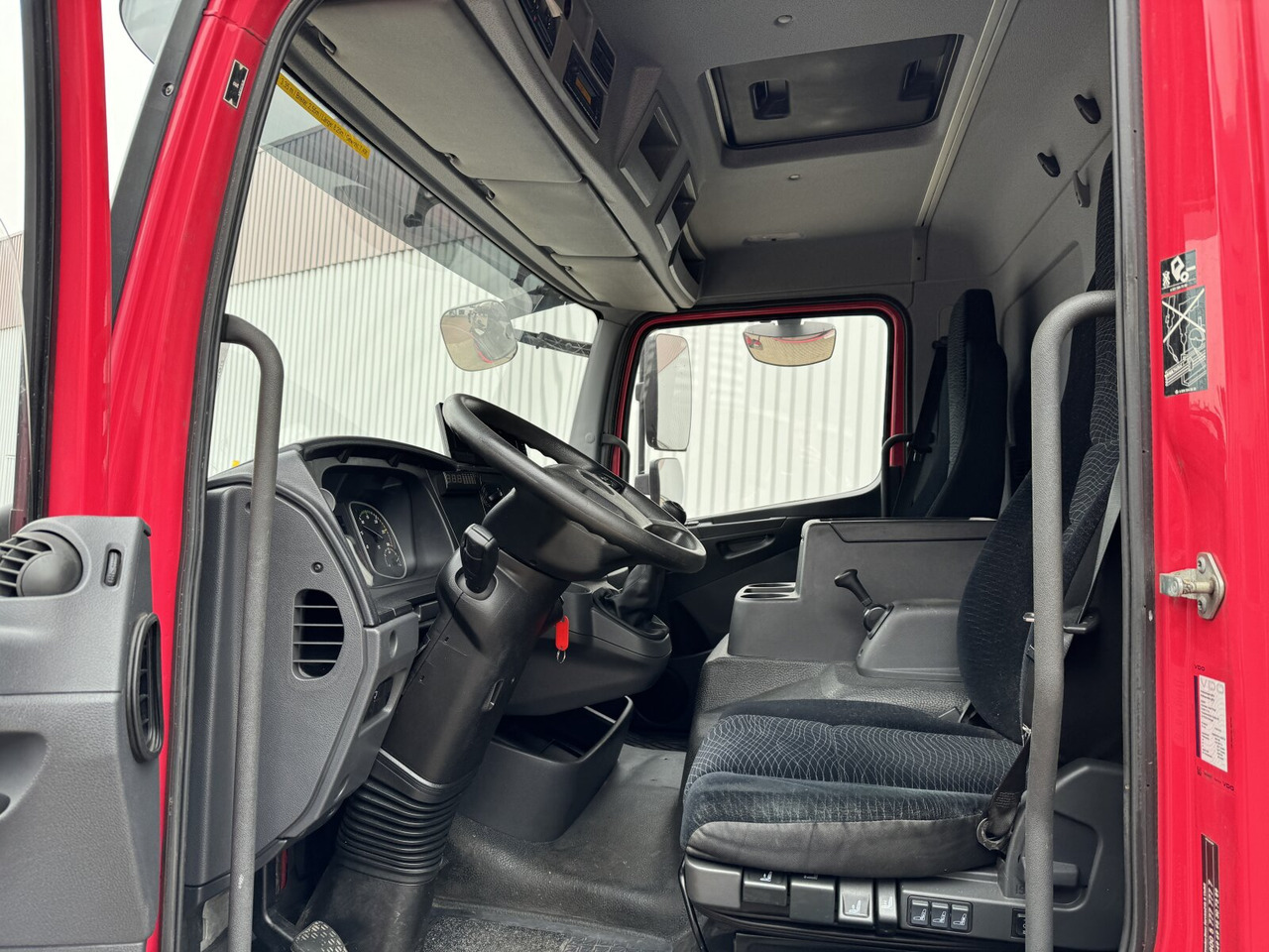 Mercedes-Benz Atego 816 4x2 Atego 816 4x2 mit LBW BÄR - Box truck: picture 2 Mercedes-Benz Atego 816 4x2 Atego 816 4x2 mit LBW BÄR - Box truck: picture 2
