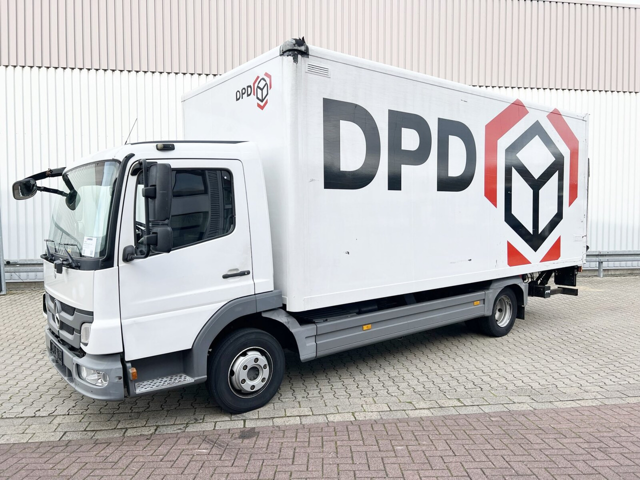 Mercedes-Benz Atego 816 L 4x2 Atego 816 L 4x2 mit LBW, 4x Vorhanden! - Box truck: picture 1 Mercedes-Benz Atego 816 L 4x2 Atego 816 L 4x2 mit LBW, 4x Vorhanden! - Box truck: picture 1