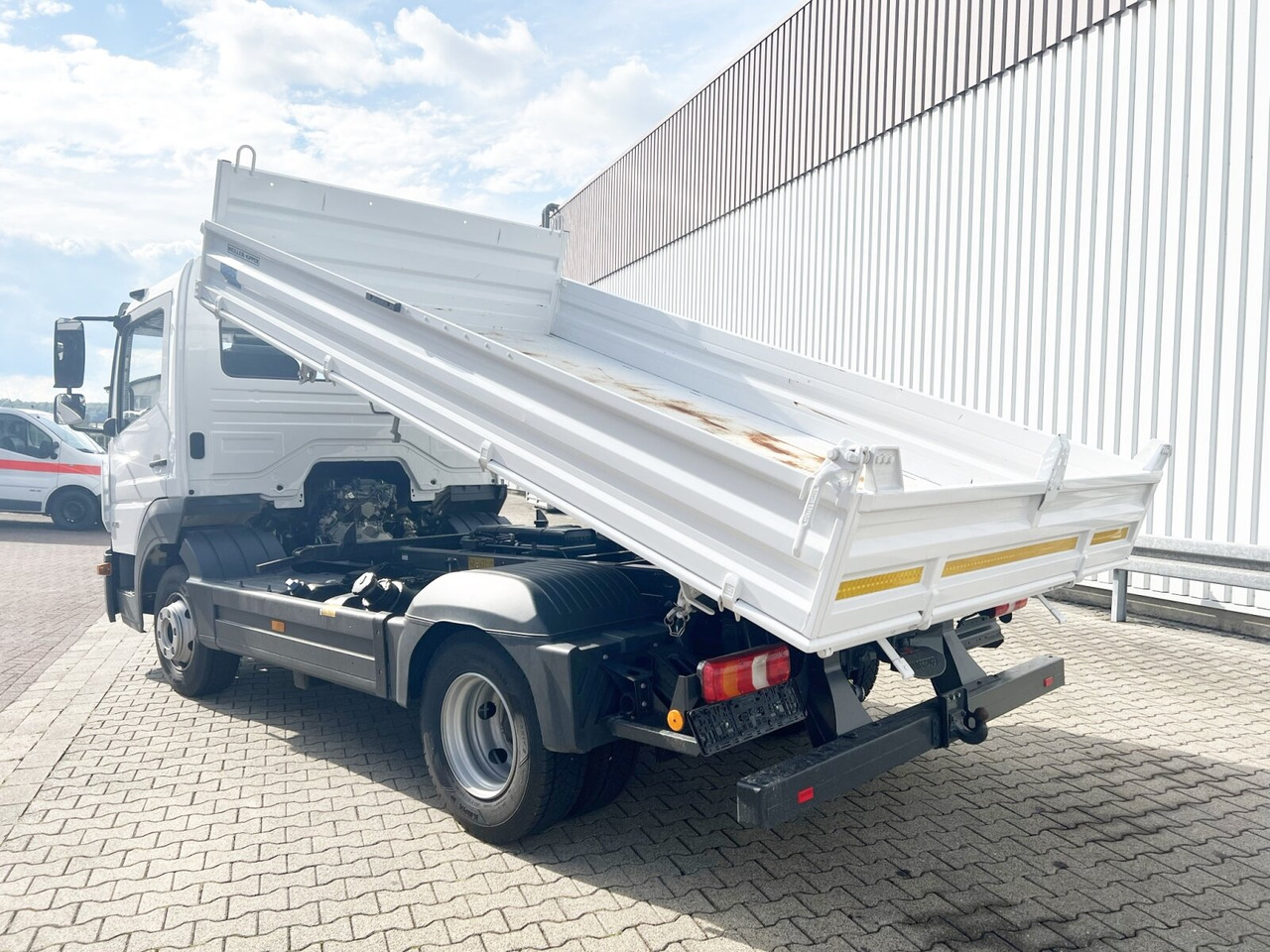 Leasing of Mercedes-Benz Atego 818 K 4x2 Atego 818 K 4x2, 2x AHK, Meiller-Kipper, mehrfach Vorhanden! Mercedes-Benz Atego 818 K 4x2 Atego 818 K 4x2, 2x AHK, Meiller-Kipper, mehrfach Vorhanden!: picture 8