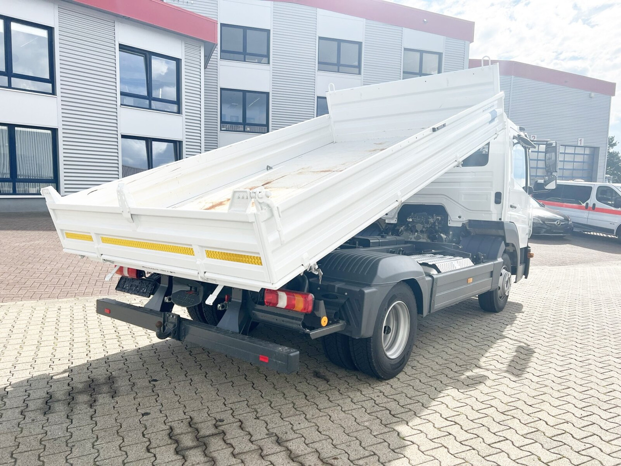 Leasing of Mercedes-Benz Atego 818 K 4x2 Atego 818 K 4x2, 2x AHK, Meiller-Kipper, mehrfach Vorhanden! Mercedes-Benz Atego 818 K 4x2 Atego 818 K 4x2, 2x AHK, Meiller-Kipper, mehrfach Vorhanden!: picture 7