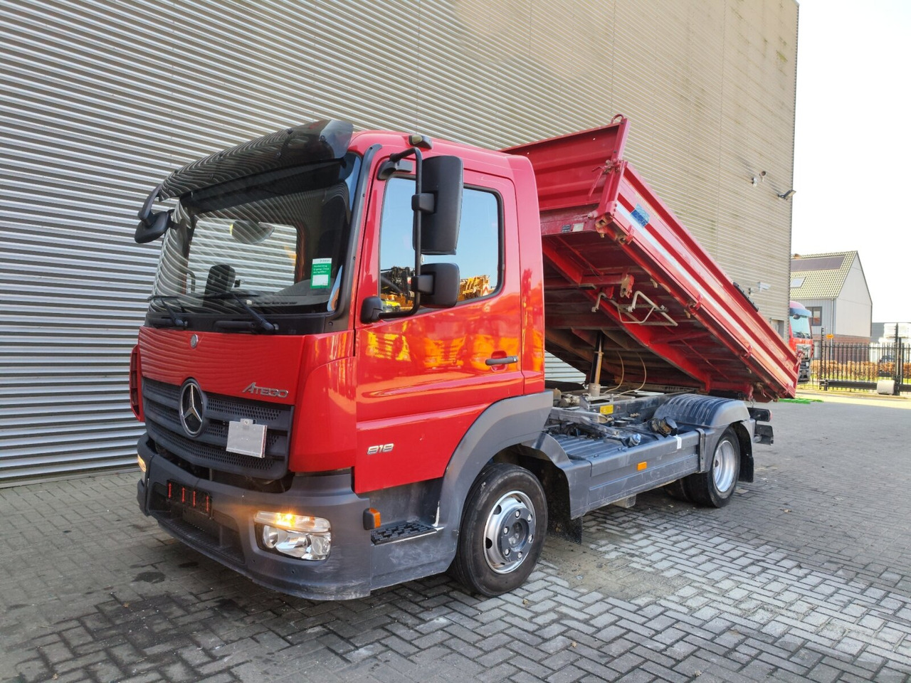Mercedes-Benz Atego 818 K 4x2 Atego 818 K 4x2, Meiller-Kipper, 2 x AHK - Tipper: picture 4 Mercedes-Benz Atego 818 K 4x2 Atego 818 K 4x2, Meiller-Kipper, 2 x AHK - Tipper: picture 4