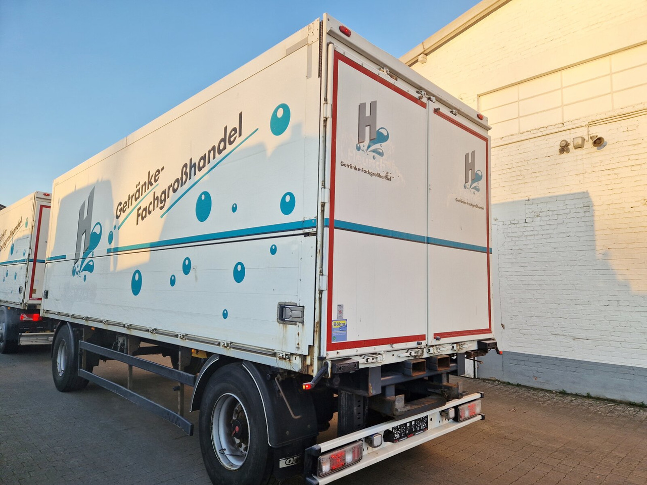 Orten PRASQ 18 Getränkeanhänger PRASQ 18 Getränkeanhänger, Stapleraufnahme, 12x VORHANDEN! - Closed box trailer: picture 3 Orten PRASQ 18 Getränkeanhänger PRASQ 18 Getränkeanhänger, Stapleraufnahme, 12x VORHANDEN! - Closed box trailer: picture 3