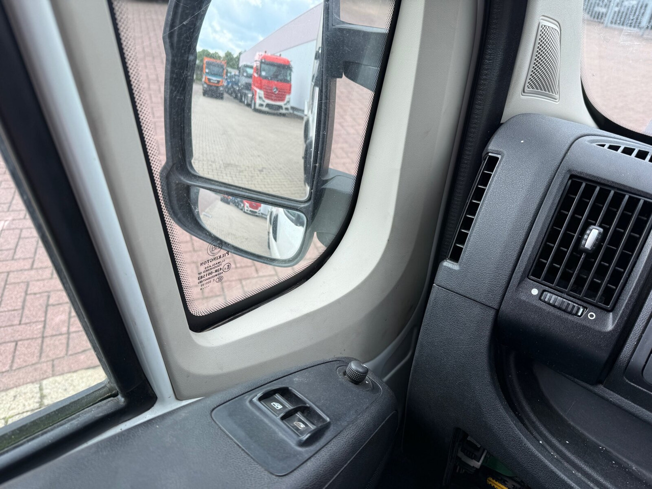 Peugeot Boxer 4x2 Doka Boxer 4x2 Doka - Open body delivery van, Crew cab van: picture 5 Peugeot Boxer 4x2 Doka Boxer 4x2 Doka - Open body delivery van, Crew cab van: picture 5