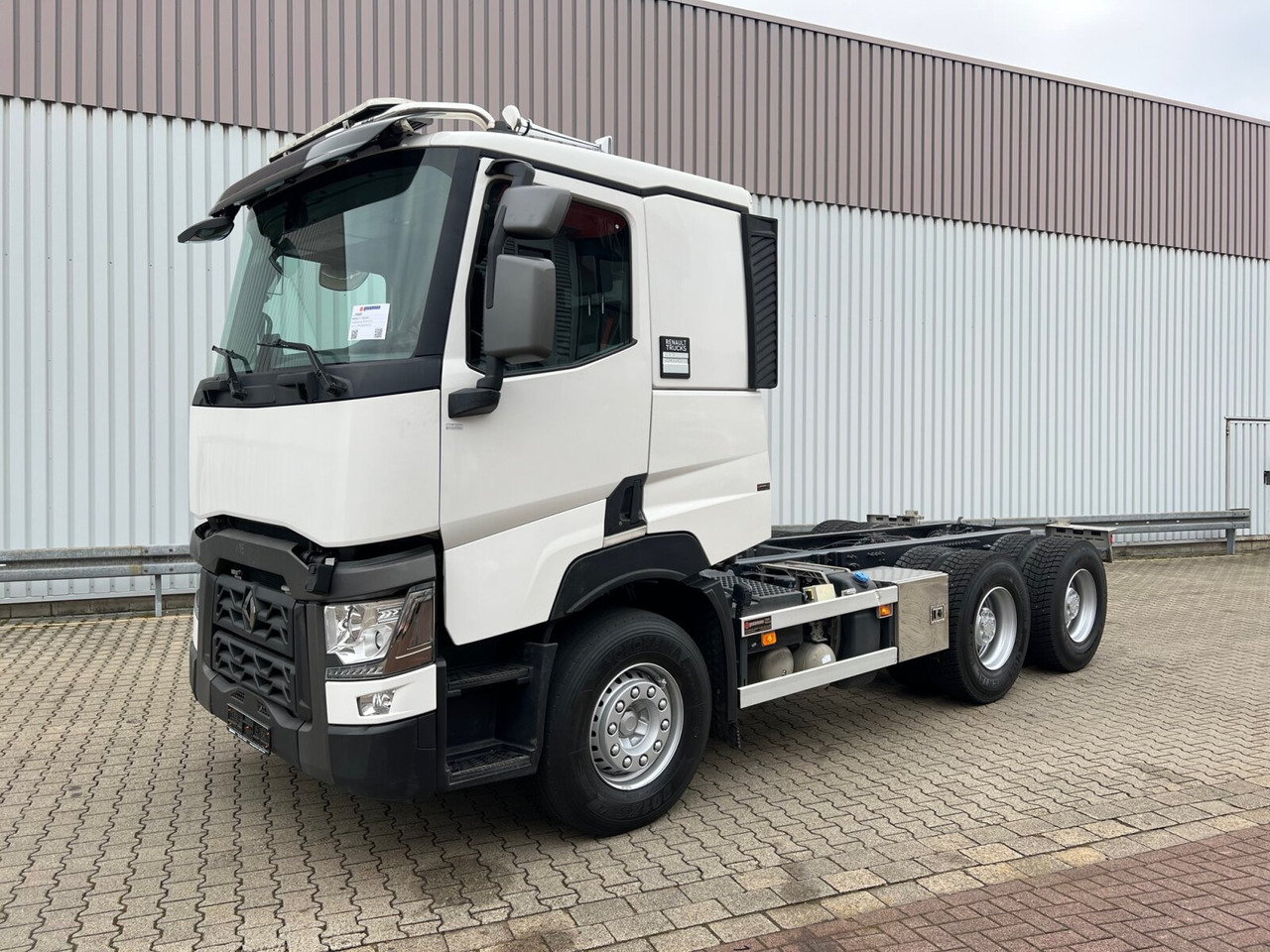 Renault C 520 6x4 C 520 6x4, Retarder, Nebenantrieb - Cab chassis truck: picture 1 Renault C 520 6x4 C 520 6x4, Retarder, Nebenantrieb - Cab chassis truck: picture 1