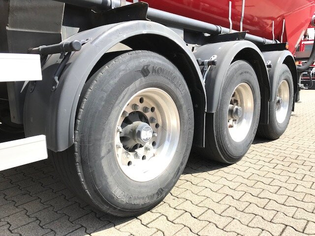 SSK 60/10-24 ADR Kässbohrer SSK 60/10-24 ADR, 60 cbm, - Silo semi-trailer: picture 2 SSK 60/10-24 ADR Kässbohrer SSK 60/10-24 ADR, 60 cbm, - Silo semi-trailer: picture 2