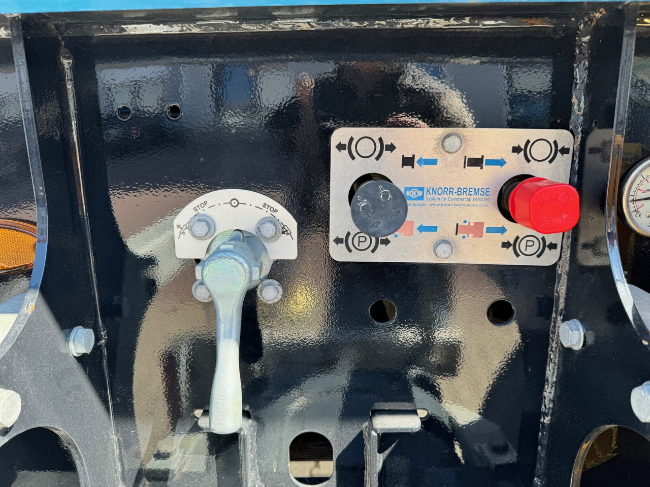 Euro ATM 24 Euro ATM 24, HARDOX Stahlmulde ca. 27m³, Liftachse - Semi-trailer: picture 2 Euro ATM 24 Euro ATM 24, HARDOX Stahlmulde ca. 27m³, Liftachse - Semi-trailer: picture 2