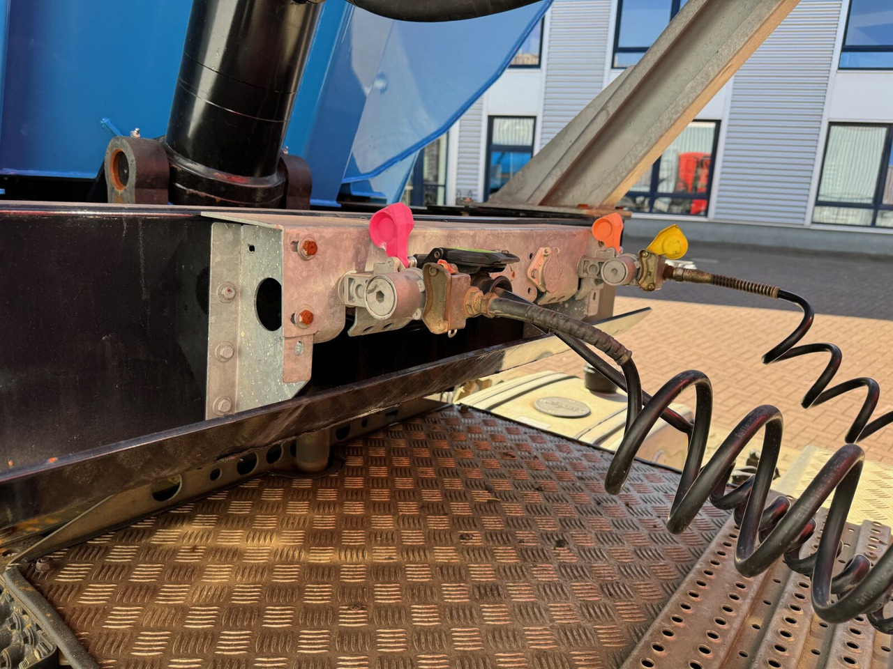 Euro ATM 24 Euro ATM 24, HARDOX Stahlmulde ca. 27m³, Liftachse - Semi-trailer: picture 3 Euro ATM 24 Euro ATM 24, HARDOX Stahlmulde ca. 27m³, Liftachse - Semi-trailer: picture 3