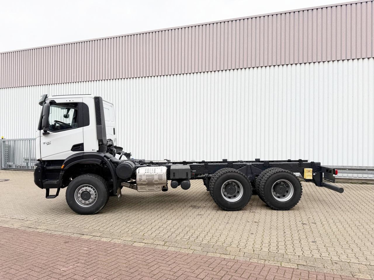 New Cab chassis truck T-Way 360 6x6 T-Way 360 6x6, Nebenantrieb: picture 13 New Cab chassis truck T-Way 360 6x6 T-Way 360 6x6, Nebenantrieb: picture 13