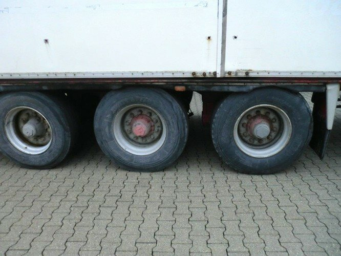 - TC34CGN FRUEHAUF, FRANCE TC34CGN mit Aggregat Thermoking TK-1 30 - Refrigerated semi-trailer: picture 3 - TC34CGN FRUEHAUF, FRANCE TC34CGN mit Aggregat Thermoking TK-1 30 - Refrigerated semi-trailer: picture 3