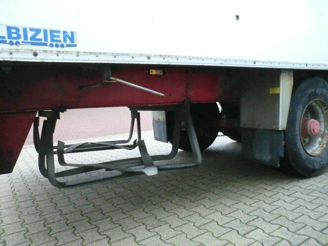 - TC34CGN FRUEHAUF, FRANCE TC34CGN mit Aggregat Thermoking TK-1 30 - Refrigerated semi-trailer: picture 5 - TC34CGN FRUEHAUF, FRANCE TC34CGN mit Aggregat Thermoking TK-1 30 - Refrigerated semi-trailer: picture 5
