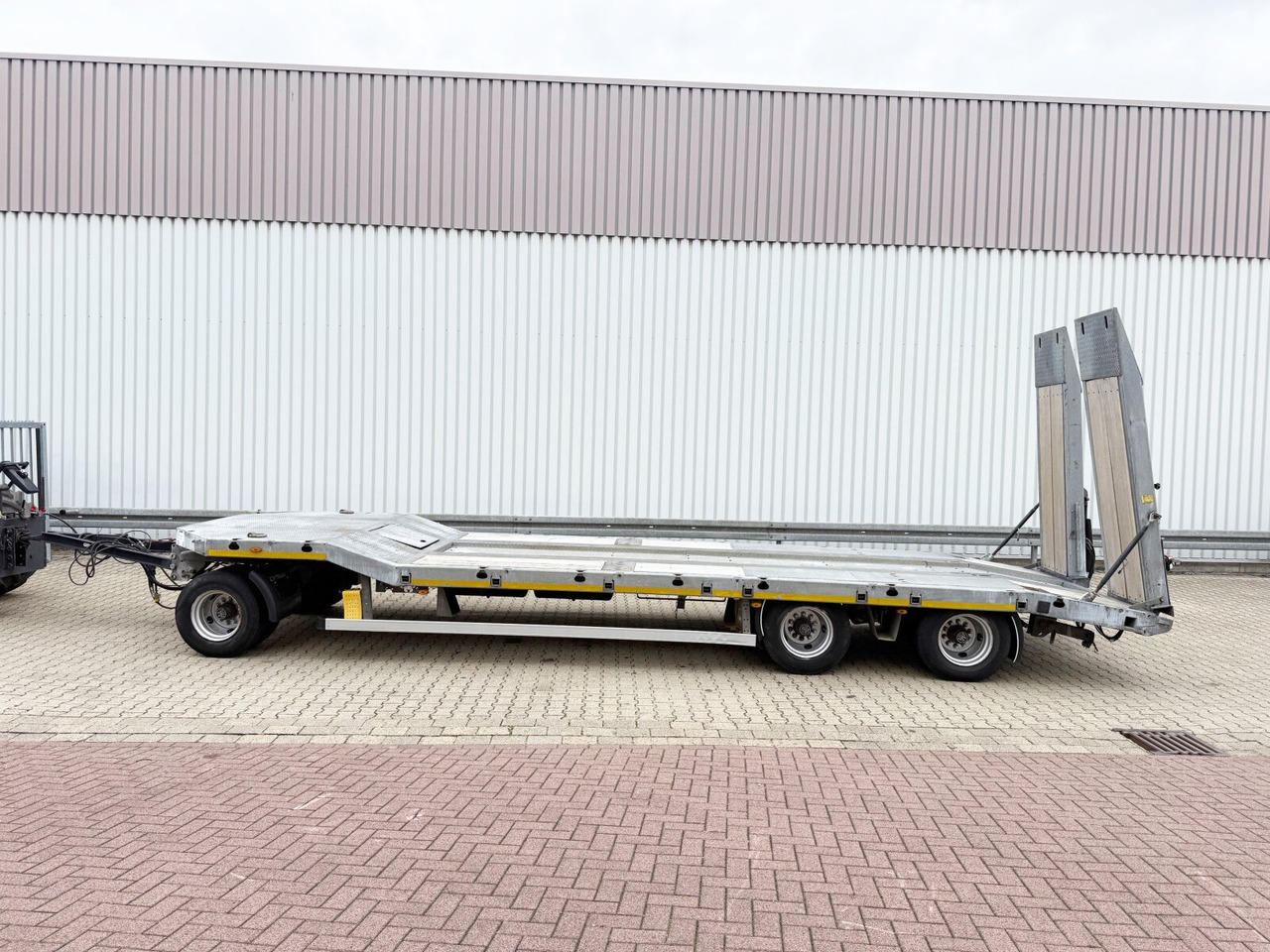 TF 3 Schwebheim TF 3 Schwebheim, Verzinkt, hydr. Rampen, Verbr. auf 3m - Low loader trailer: picture 5 TF 3 Schwebheim TF 3 Schwebheim, Verzinkt, hydr. Rampen, Verbr. auf 3m - Low loader trailer: picture 5