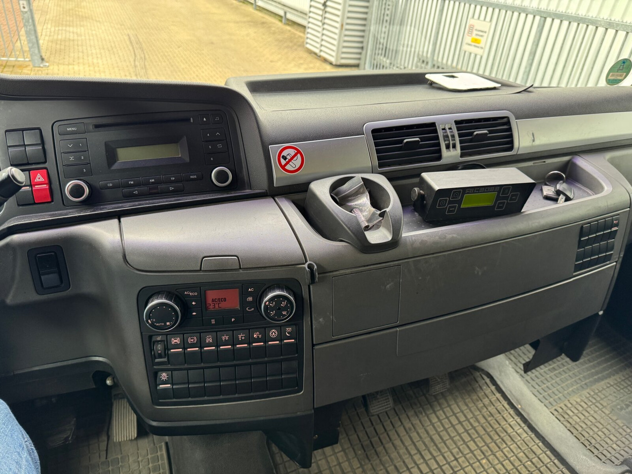 MAN TGX 18.360 4x2 BLS TGX 18.360 4x2 BLS, Fahrschulausstattung - Tractor unit: picture 4 MAN TGX 18.360 4x2 BLS TGX 18.360 4x2 BLS, Fahrschulausstattung - Tractor unit: picture 4