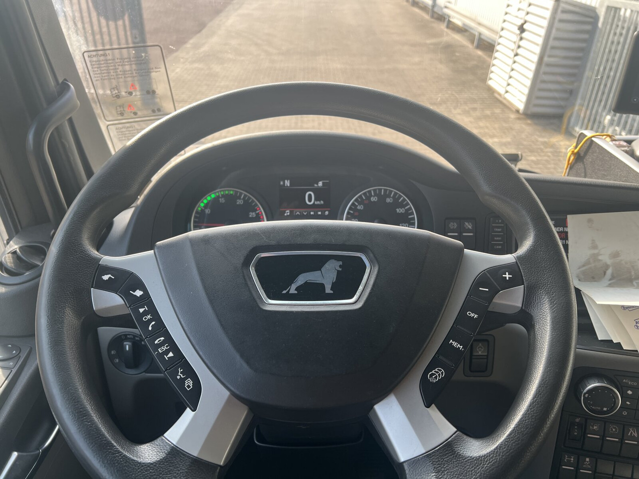 MAN TGX 18.500 4X2 LLS TGX 18.500 4X2 LLS, Retarder, Vollumer - Tractor unit: picture 5 MAN TGX 18.500 4X2 LLS TGX 18.500 4X2 LLS, Retarder, Vollumer - Tractor unit: picture 5