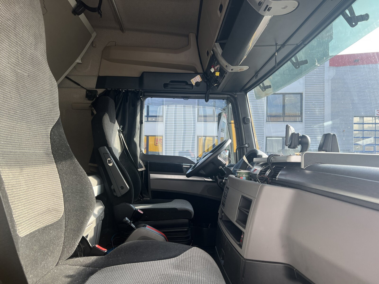 MAN TGX 18.500 4X2 LLS TGX 18.500 4X2 LLS, Retarder, Vollumer - Tractor unit: picture 3 MAN TGX 18.500 4X2 LLS TGX 18.500 4X2 LLS, Retarder, Vollumer - Tractor unit: picture 3