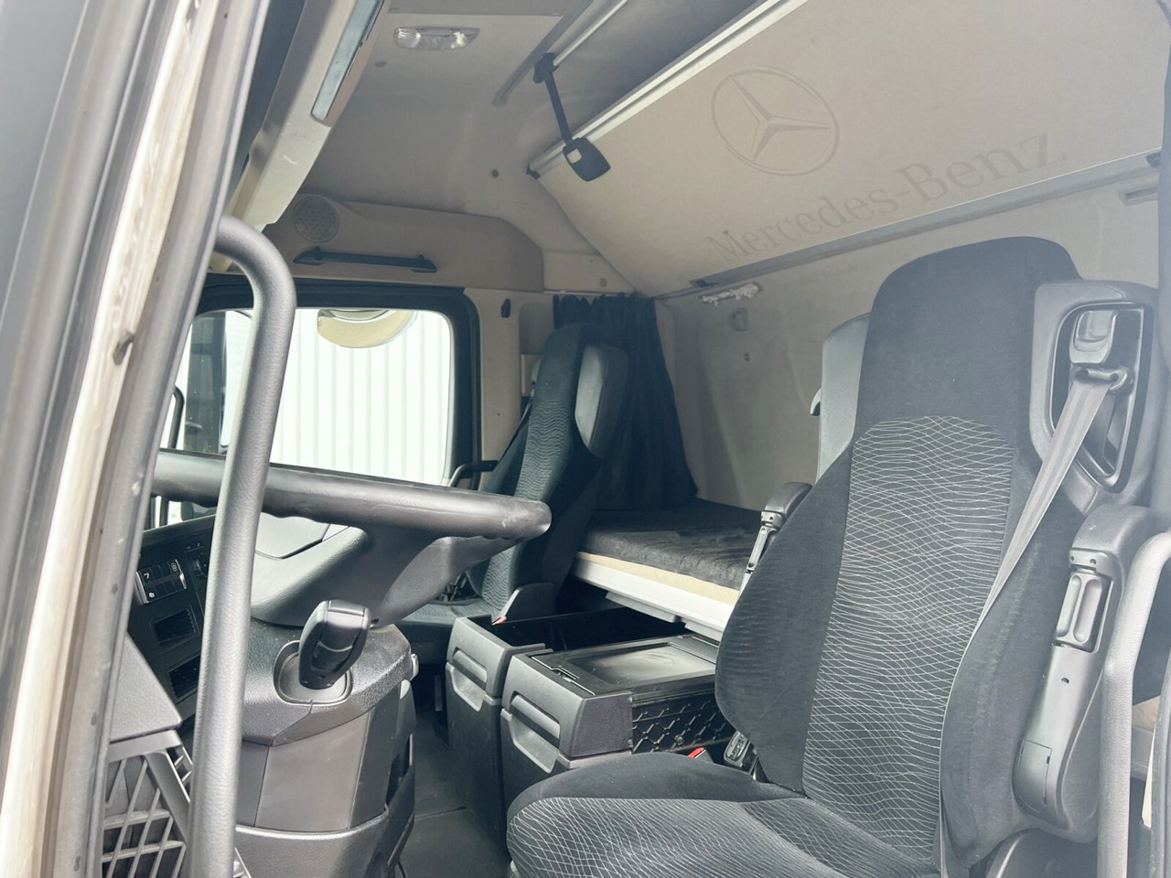 Mercedes-Benz Actros 1842 LS 4x2 Actros 1842 LS 4x2, 7x VORHANDEN - Tractor unit: picture 3 Mercedes-Benz Actros 1842 LS 4x2 Actros 1842 LS 4x2, 7x VORHANDEN - Tractor unit: picture 3