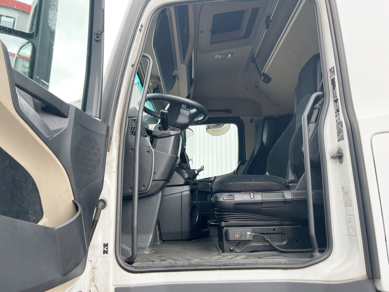 Mercedes-Benz Actros 1842 LS 4x2 Actros 1842 LS 4x2, 7x VORHANDEN - Tractor unit: picture 2 Mercedes-Benz Actros 1842 LS 4x2 Actros 1842 LS 4x2, 7x VORHANDEN - Tractor unit: picture 2