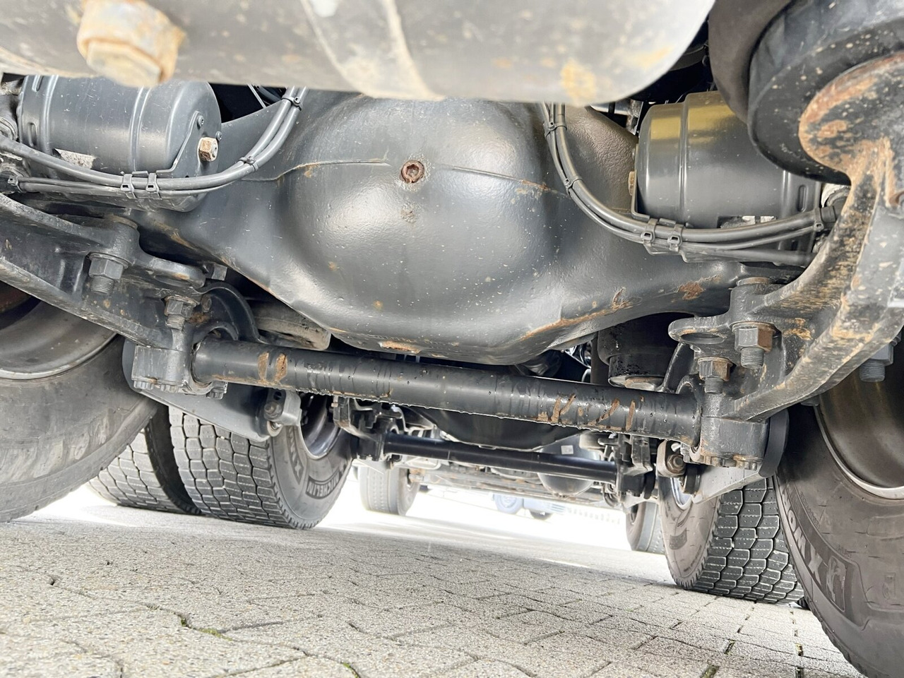 Mercedes-Benz Arocs 3358 LS 6x4 Arocs 3358 LS 6x4, StreamSpace, Turbo-Retarder-Kupplung, Kipphydraulik - Tractor unit: picture 4 Mercedes-Benz Arocs 3358 LS 6x4 Arocs 3358 LS 6x4, StreamSpace, Turbo-Retarder-Kupplung, Kipphydraulik - Tractor unit: picture 4