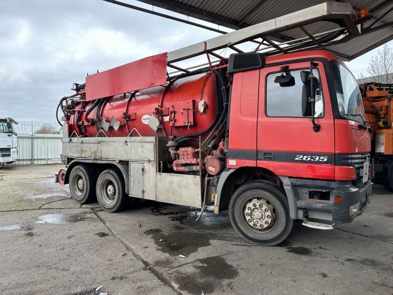 Mercedes-Benz Actros 2635 6x4 Actros 2635 6x4, Kutschke Saug- und Spülwagen ca. 13,5m³ - Truck: picture 2 Mercedes-Benz Actros 2635 6x4 Actros 2635 6x4, Kutschke Saug- und Spülwagen ca. 13,5m³ - Truck: picture 2