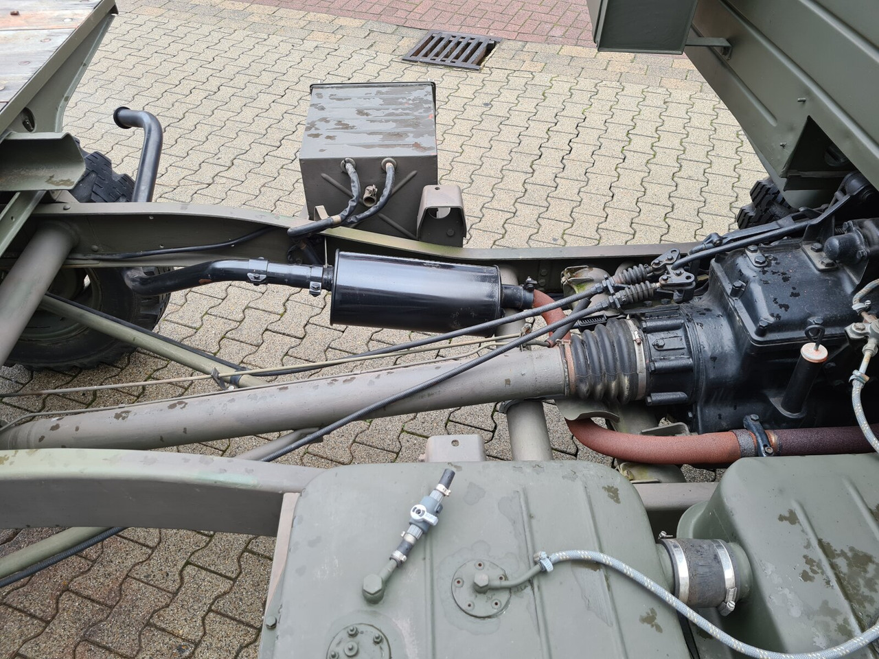 Unimog 404 4x4 S Cabrio 404 4x4 S Cabrio, Benziner - Dropside/ Flatbed truck: picture 4 Unimog 404 4x4 S Cabrio 404 4x4 S Cabrio, Benziner - Dropside/ Flatbed truck: picture 4