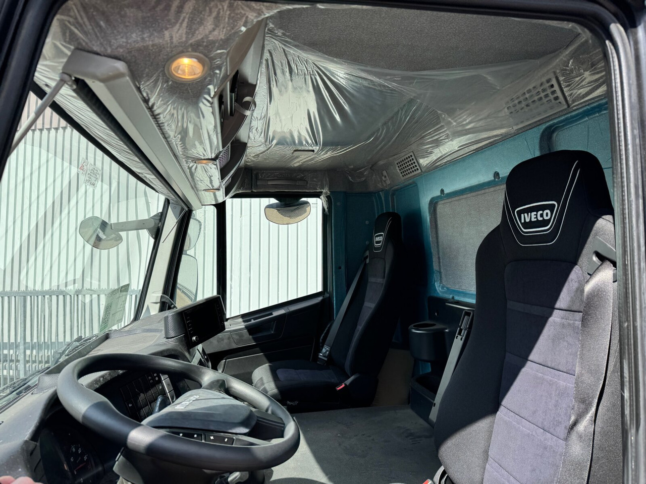 X-Way AD360X40Z/P 8x4 X-Way AD360X40Z/P 8x4 - Cab chassis truck: picture 2 X-Way AD360X40Z/P 8x4 X-Way AD360X40Z/P 8x4 - Cab chassis truck: picture 2