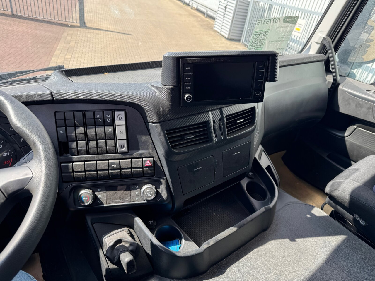 X-Way AD360X40Z/P 8x4 X-Way AD360X40Z/P 8x4 - Hook lift truck: picture 5 X-Way AD360X40Z/P 8x4 X-Way AD360X40Z/P 8x4 - Hook lift truck: picture 5