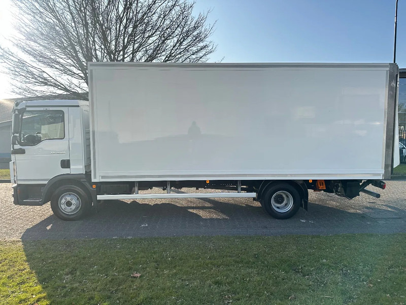 MAN TGL 12.180 LIFT + AIRCO + EURO 6 + APK/TUV + NAVI + CAMERA - Box truck: picture 2 MAN TGL 12.180 LIFT + AIRCO + EURO 6 + APK/TUV + NAVI + CAMERA - Box truck: picture 2