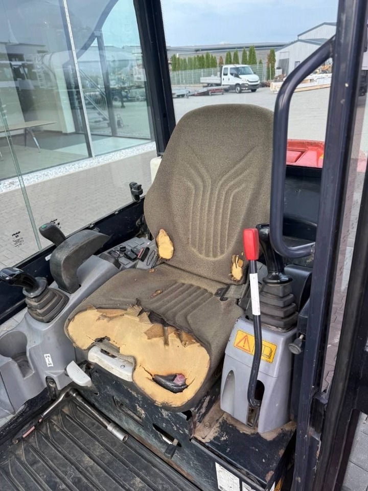 Mini excavator Kubota KX 018-4: picture 13