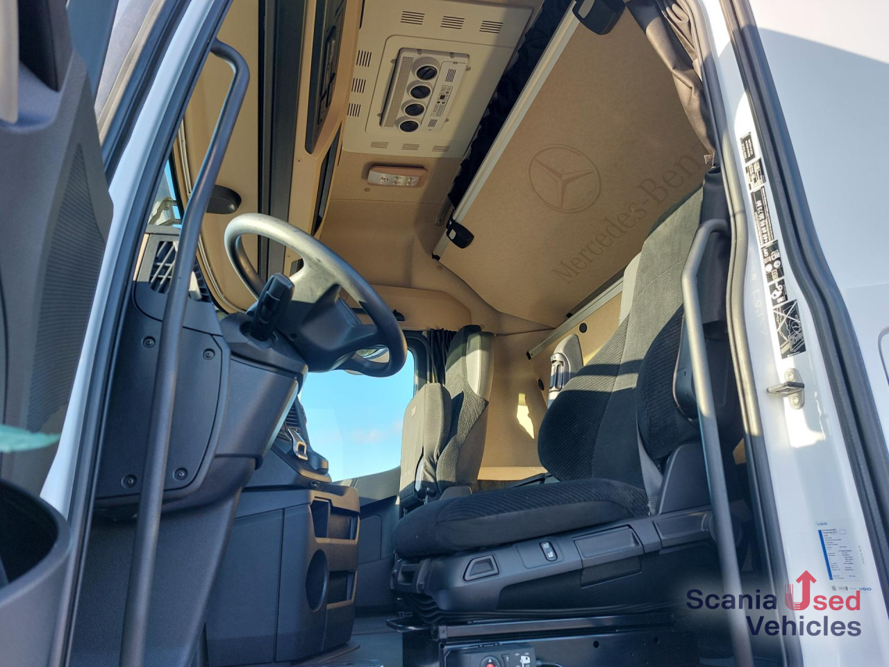 MERCEDES-BENZ 1845L Plane/Edscha NUR KOMPLETT m. ANH.!!! - Curtain side truck: picture 4 MERCEDES-BENZ 1845L Plane/Edscha NUR KOMPLETT m. ANH.!!! - Curtain side truck: picture 4