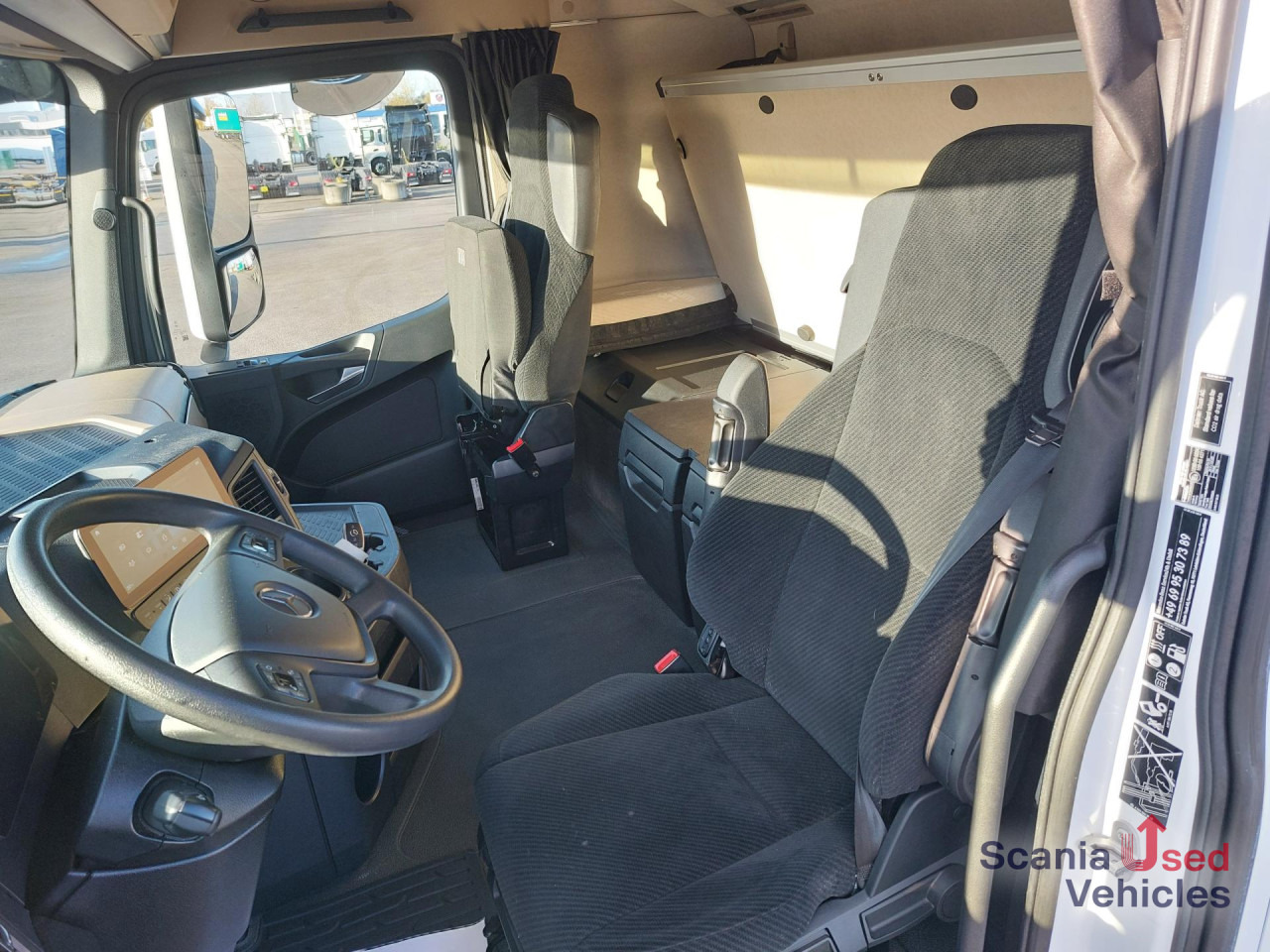 MERCEDES-BENZ 1845L Plane/Edscha NUR KOMPLETT m. ANH.!!! - Curtain side truck: picture 5 MERCEDES-BENZ 1845L Plane/Edscha NUR KOMPLETT m. ANH.!!! - Curtain side truck: picture 5