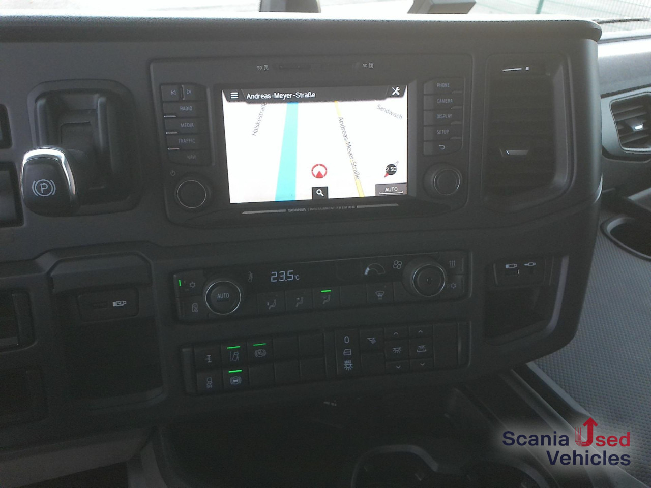 SCANIA R 460 A4x2EB - Tractor unit: picture 3 SCANIA R 460 A4x2EB - Tractor unit: picture 3