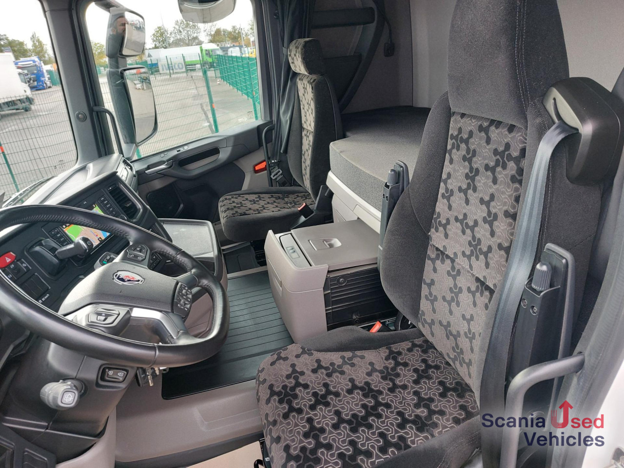 SCANIA R 460 A4x2NA,SUPER, 2 Kreis Hydraulik, NAVI, Stand - Tractor unit: picture 4 SCANIA R 460 A4x2NA,SUPER, 2 Kreis Hydraulik, NAVI, Stand - Tractor unit: picture 4