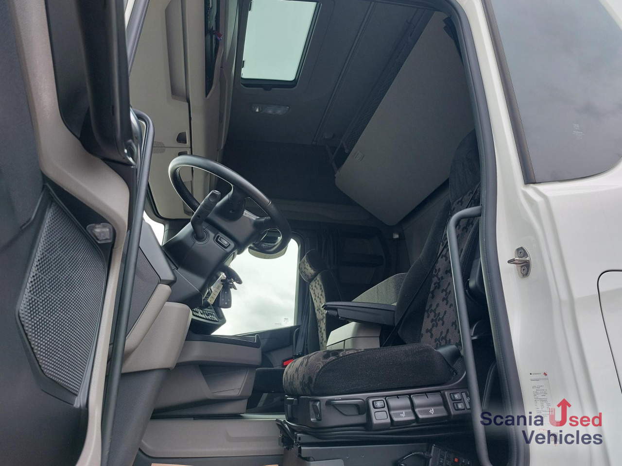 SCANIA R 460 A4x2NA, SUPER, NAVI, Standklima - Tractor unit: picture 3 SCANIA R 460 A4x2NA, SUPER, NAVI, Standklima - Tractor unit: picture 3