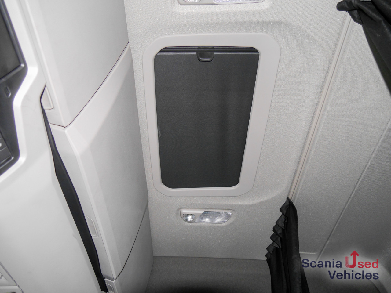 SCANIA R 410 B6x2*4NB - Pritsche / Plane / LBW - - Curtain side truck: picture 4 SCANIA R 410 B6x2*4NB - Pritsche / Plane / LBW - - Curtain side truck: picture 4