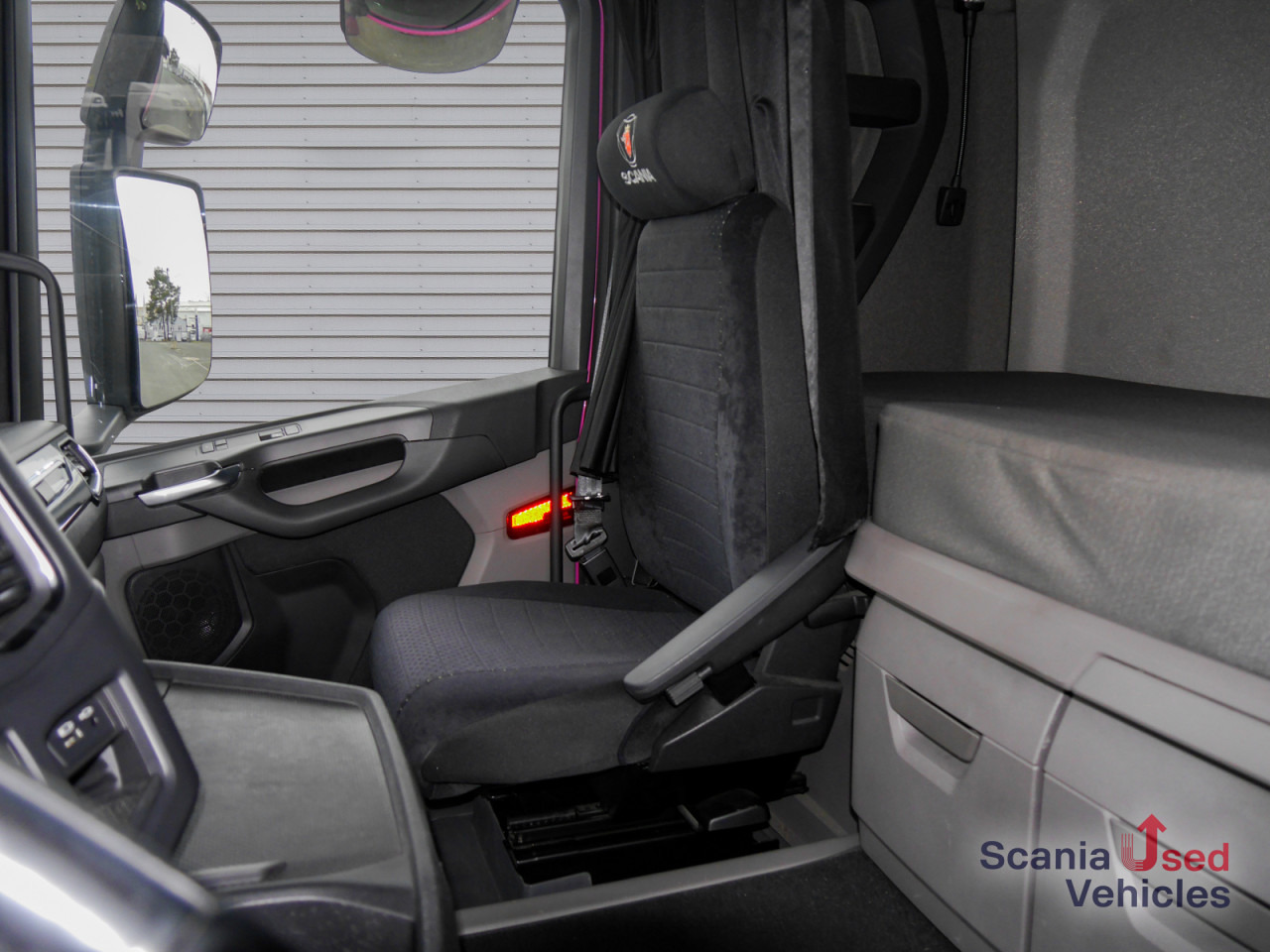 SCANIA R 410 B6x2*4NB - Pritsche / Plane / LBW - - Curtain side truck: picture 2 SCANIA R 410 B6x2*4NB - Pritsche / Plane / LBW - - Curtain side truck: picture 2