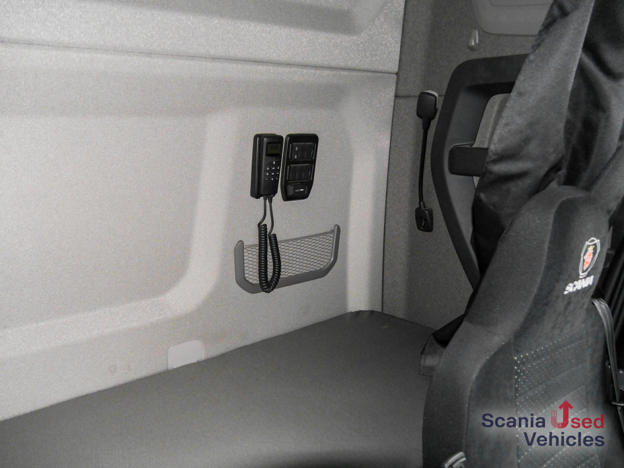 SCANIA R 410 B6x2*4NB - Pritsche / Plane / LBW - - Curtain side truck: picture 3 SCANIA R 410 B6x2*4NB - Pritsche / Plane / LBW - - Curtain side truck: picture 3