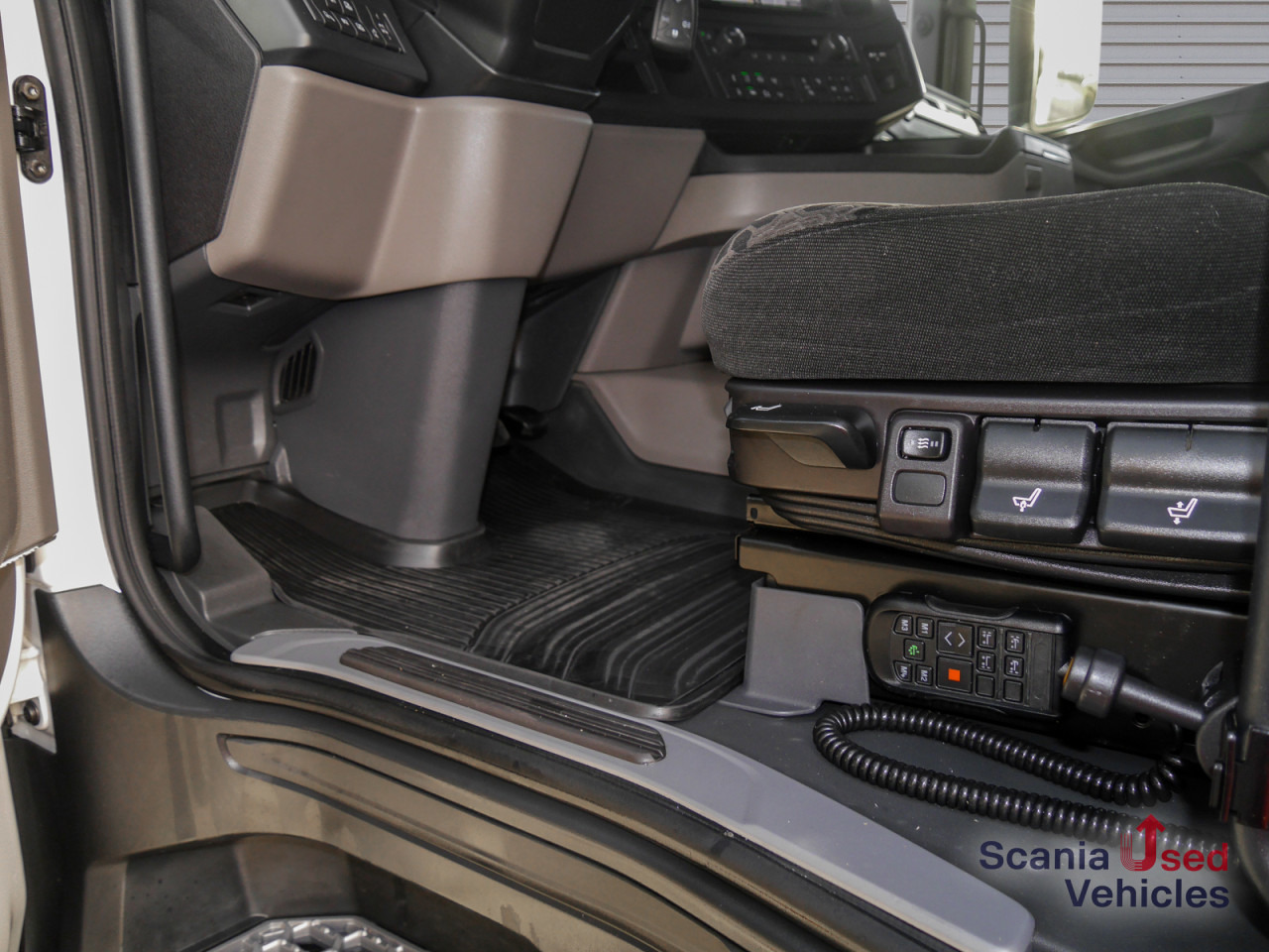 SCANIA R 460 A4x2NA - SUPER / Hydraulik - - Tractor unit: picture 4 SCANIA R 460 A4x2NA - SUPER / Hydraulik - - Tractor unit: picture 4
