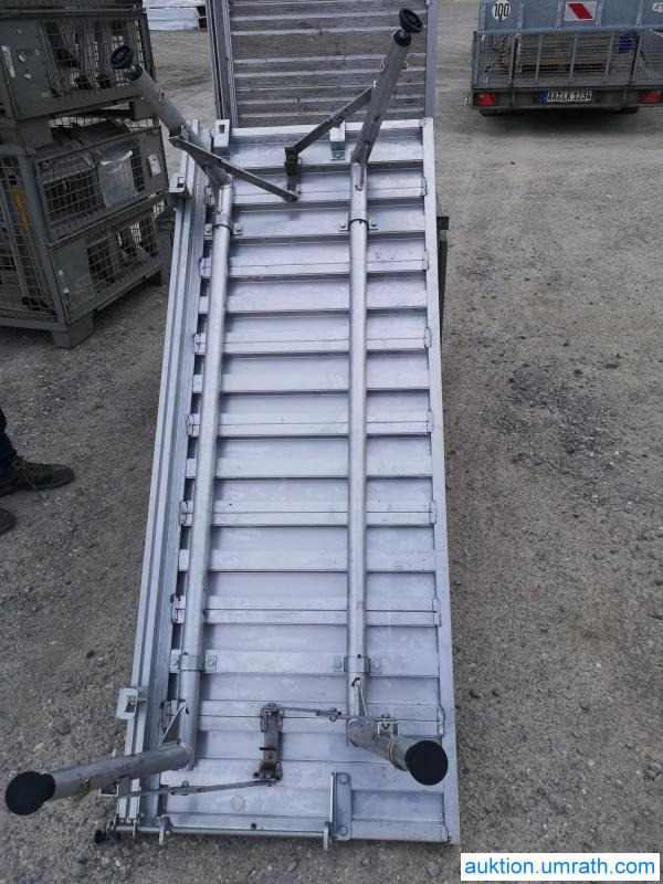 Posten Konvolut Zarges Plattform Laufsteg Bühne Überstieg Gehsteig Sockel Treppen Aluminium hochwertig - Garage equipment: picture 3 Posten Konvolut Zarges Plattform Laufsteg Bühne Überstieg Gehsteig Sockel Treppen Aluminium hochwertig - Garage equipment: picture 3