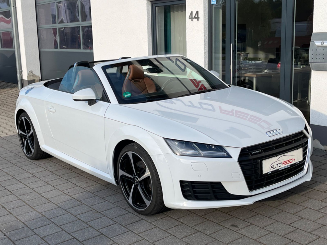 Audi TT Roadster 2.0 TFSI quattro - Car: picture 4 Audi TT Roadster 2.0 TFSI quattro - Car: picture 4