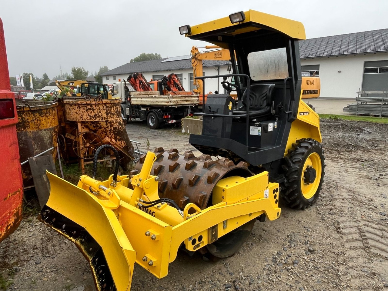 BOMAG Walzenzug BW 124 PDH-4 Planierschild 100 Bstd. - Compactor: picture 2 BOMAG Walzenzug BW 124 PDH-4 Planierschild 100 Bstd. - Compactor: picture 2