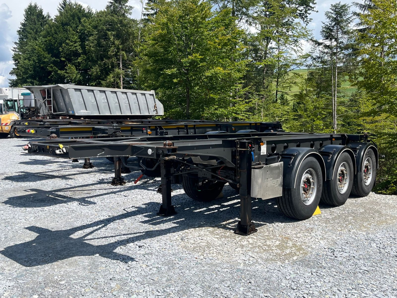 Fliegl Tank Container Chassis 20ft ADR - Container transporter/ Swap body semi-trailer: picture 1 Fliegl Tank Container Chassis 20ft ADR - Container transporter/ Swap body semi-trailer: picture 1