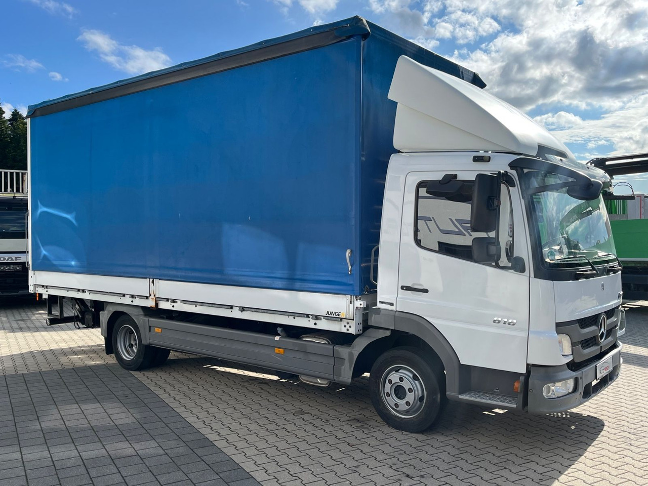 Mercedes-Benz Atego 818 Klima Sperre 74100KM 2,70 Ladehöhe - Curtain side van: picture 2 Mercedes-Benz Atego 818 Klima Sperre 74100KM 2,70 Ladehöhe - Curtain side van: picture 2