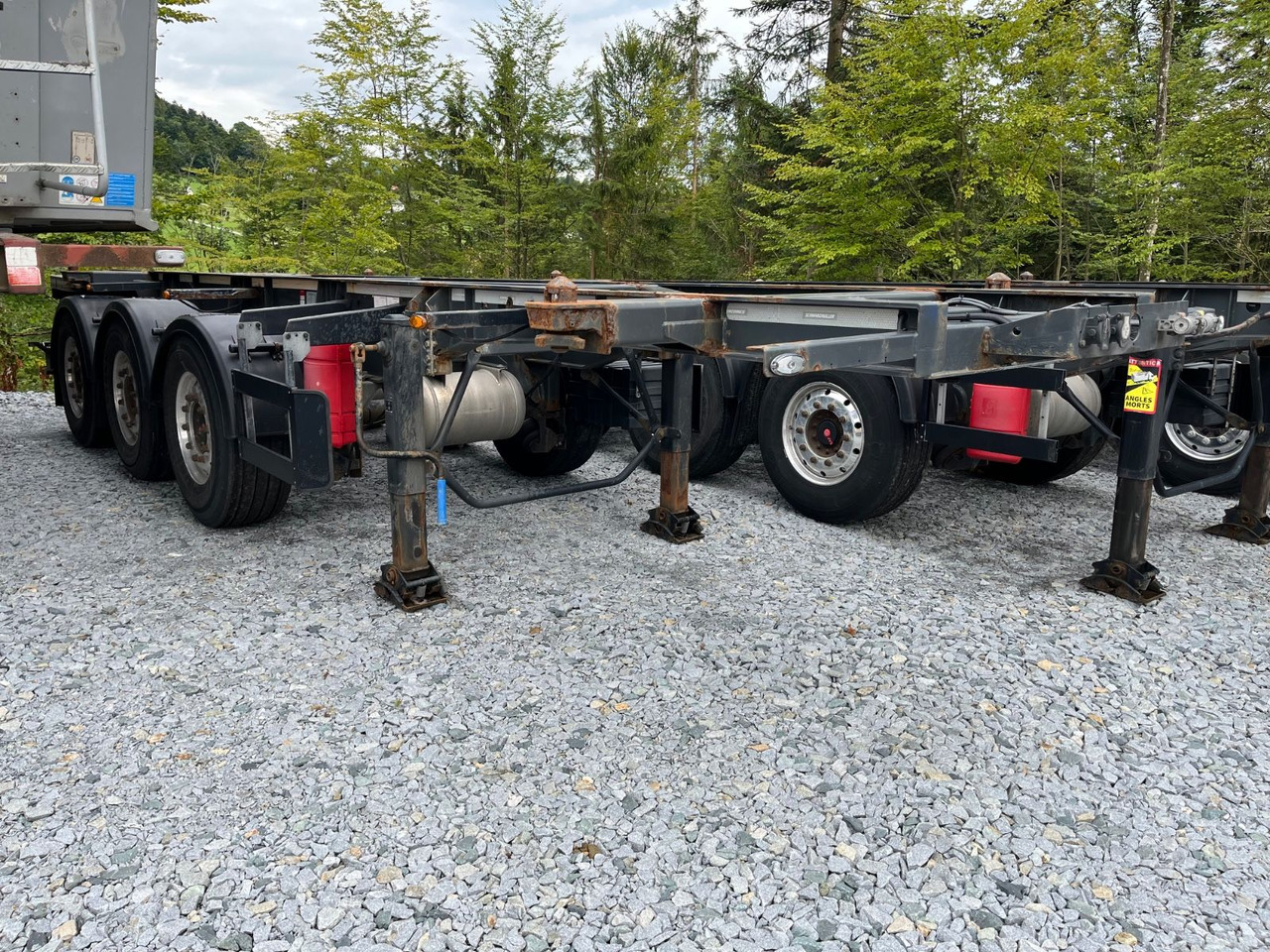 Schwarzmüller S1 R-Serie Tank Chassis ADR SAF Alufelgen - Container transporter/ Swap body semi-trailer: picture 1 Schwarzmüller S1 R-Serie Tank Chassis ADR SAF Alufelgen - Container transporter/ Swap body semi-trailer: picture 1