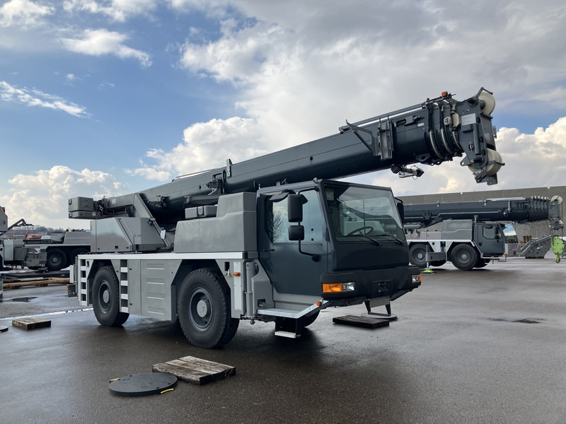 Liebherr LTM 1030-2.1 - Mobile crane: picture 1 Liebherr LTM 1030-2.1 - Mobile crane: picture 1