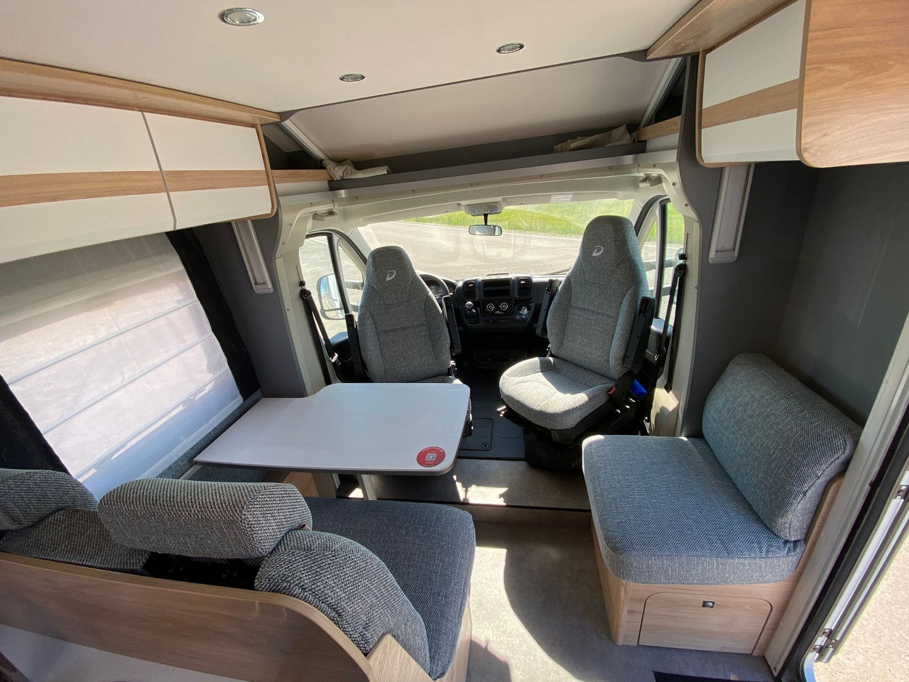 Semi-integrated motorhome Dethleffs Just Camp T 6812 EB,Hubbett,Längsbetten, Markise: picture 15