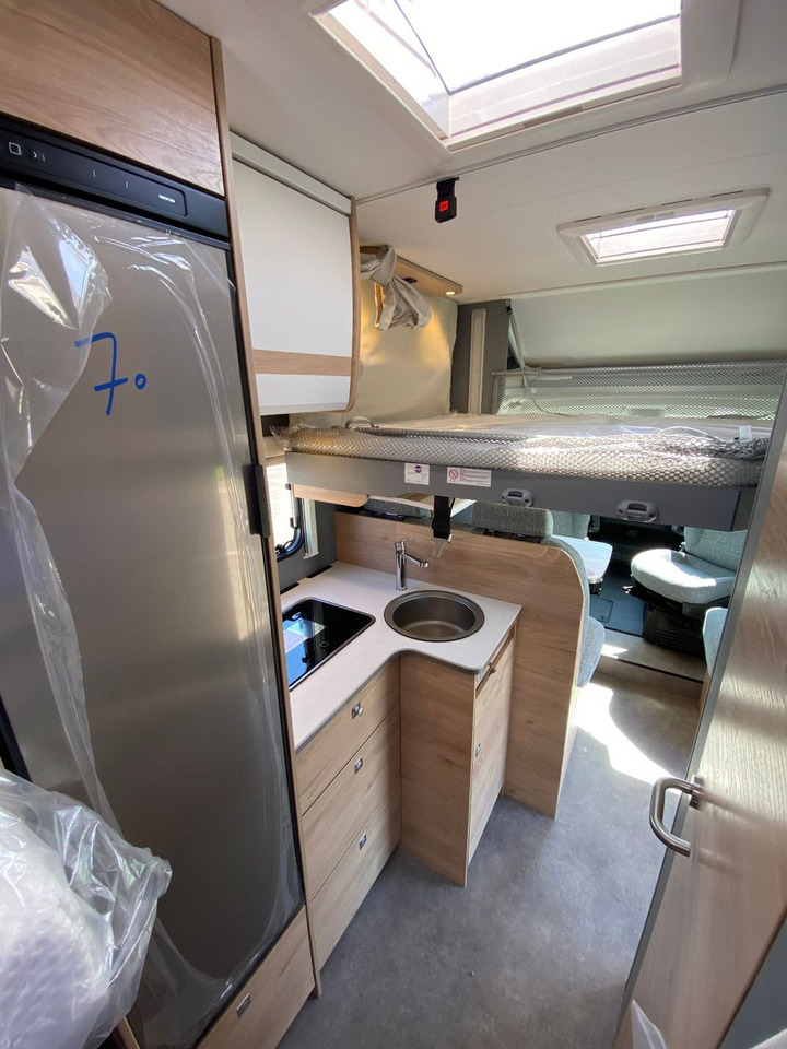Semi-integrated motorhome Dethleffs Just Camp T 6812 EB,Hubbett,Längsbetten, Markise: picture 18