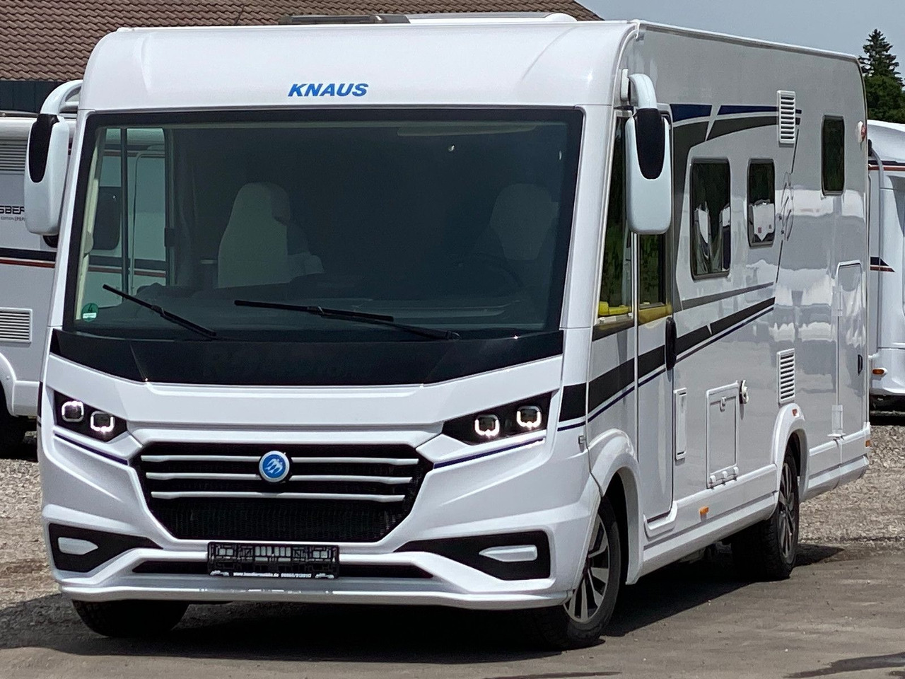 Knaus Live I 700 MEG,Automatik, Längsbetten - Integrated motorhome: picture 2 Knaus Live I 700 MEG,Automatik, Längsbetten - Integrated motorhome: picture 2