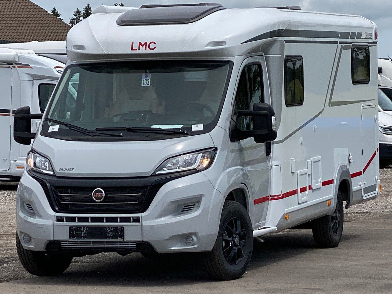 LMC Cruiser V 646 G, SAT, Navi, Sondermodell,16 Zoll - Semi-integrated motorhome: picture 3 LMC Cruiser V 646 G, SAT, Navi, Sondermodell,16 Zoll - Semi-integrated motorhome: picture 3
