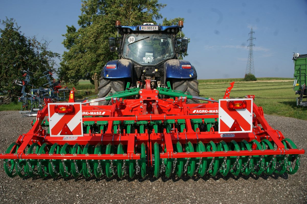 Agro-Masz BT 40 - Aktion Lagermaschine - Disc harrow: picture 1 Agro-Masz BT 40 - Aktion Lagermaschine - Disc harrow: picture 1