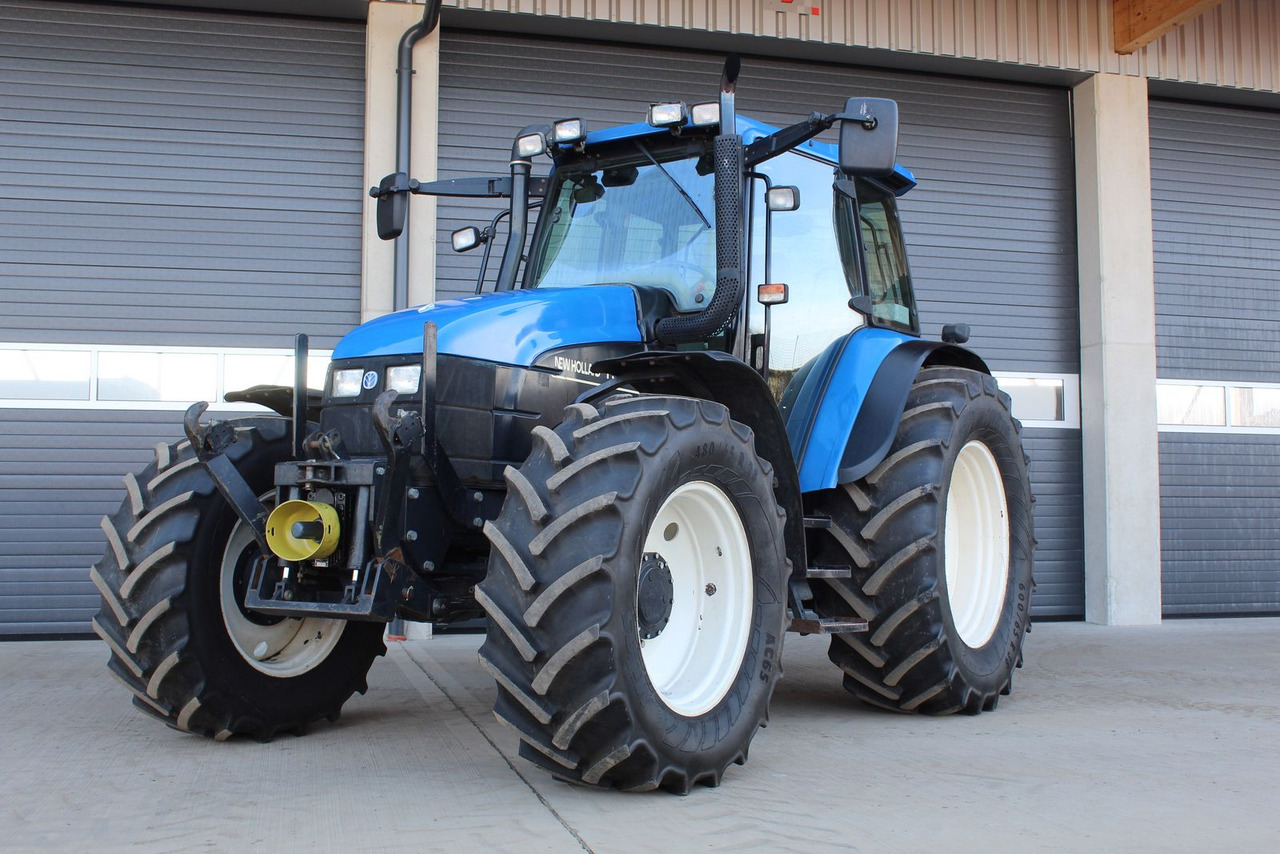 New Holland TS115 - Farm tractor: picture 1 New Holland TS115 - Farm tractor: picture 1