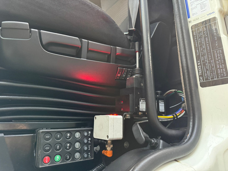 Hook lift truck DAF XF 440 SC / 6X2 / VDL Hook / TUV: 6-2026 / NL truck: picture 17 Hook lift truck DAF XF 440 SC / 6X2 / VDL Hook / TUV: 6-2026 / NL truck: picture 17